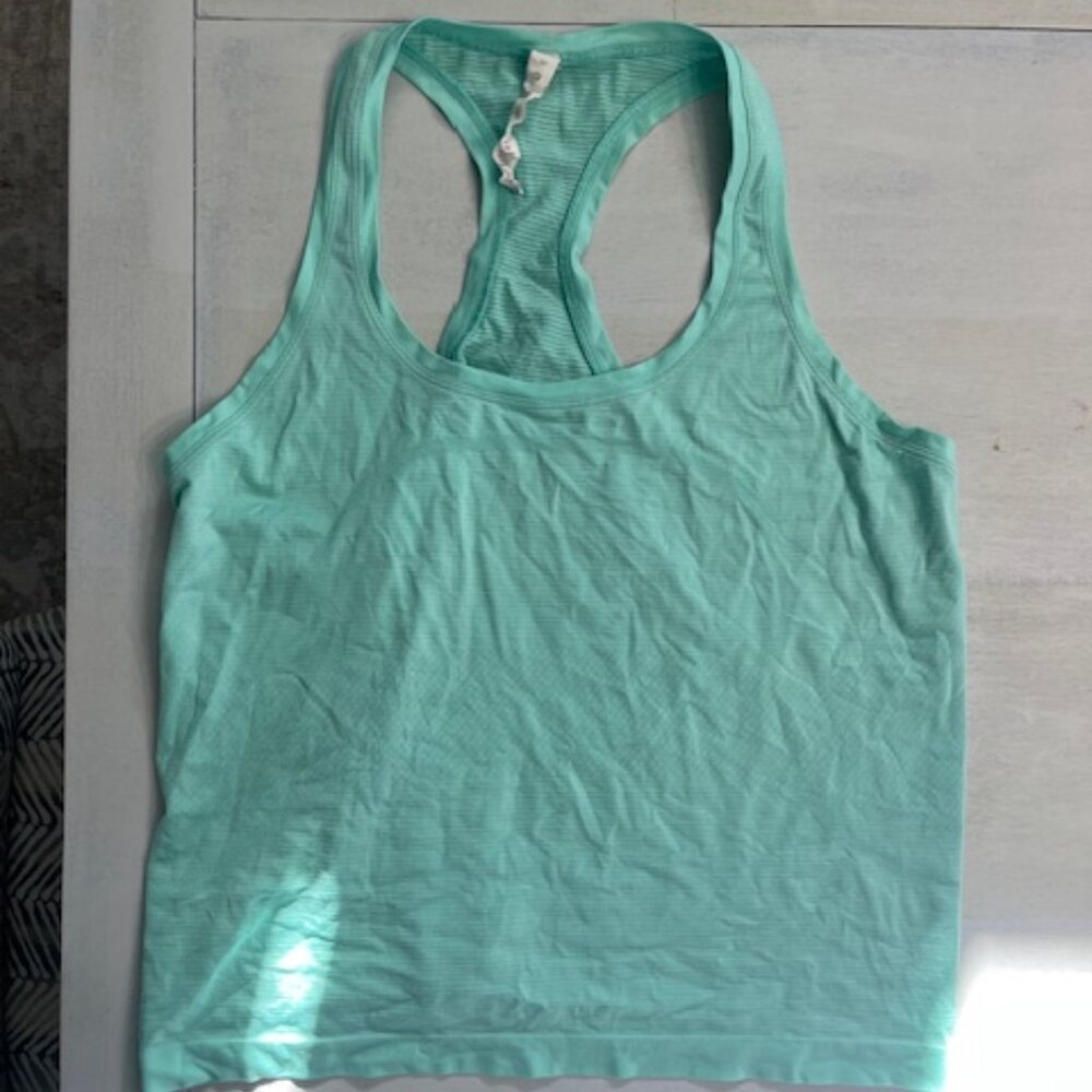 ladies lululemon top